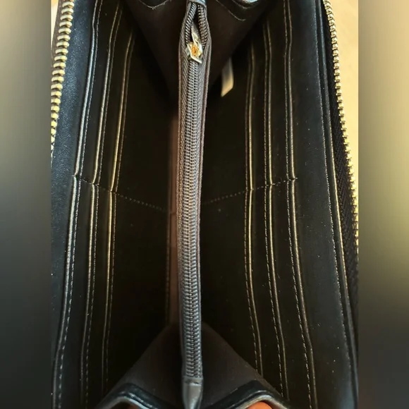 Simon Chang Wallet - Picture 3 of 3